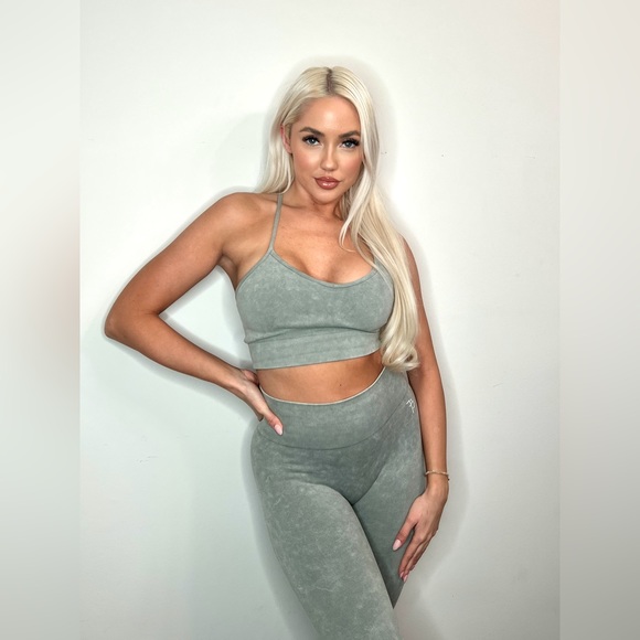 Grey two piece gym set - Picture 3 of 4